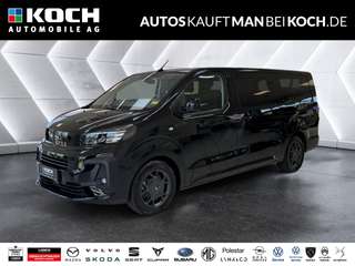 Schräge Frontansicht auf einen Opel Zafira , freigestellt