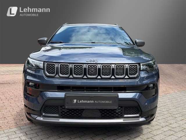 Fahrzeugbild eines Jeep Compass