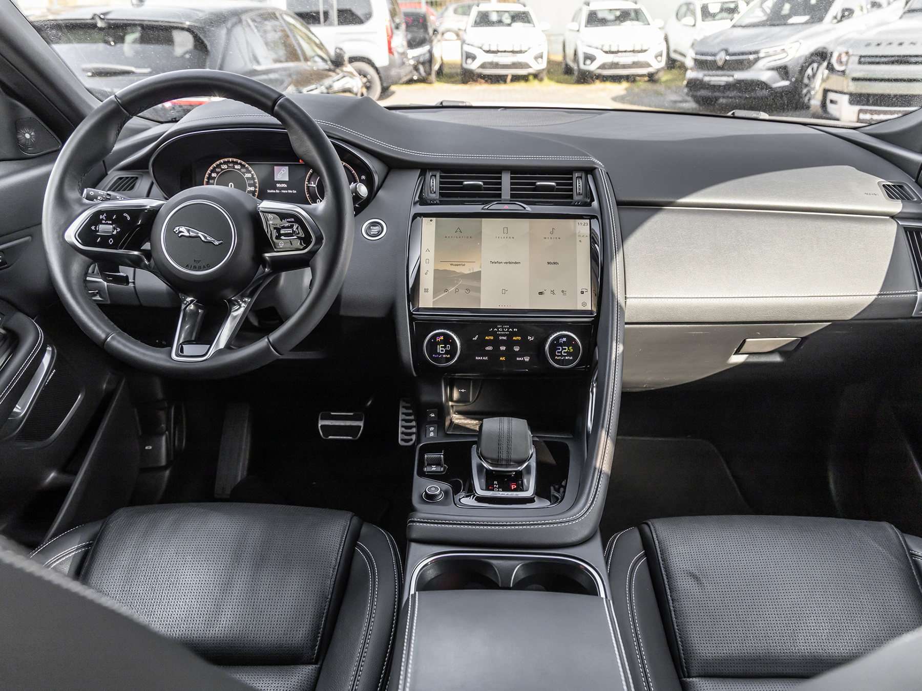 Fahrzeugbild eines Jaguar E-PACE