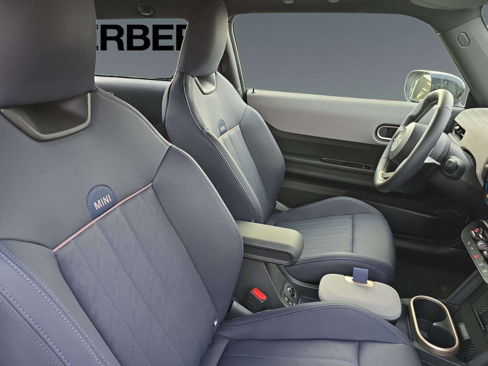 Fahrzeugbild eines MINI COOPER