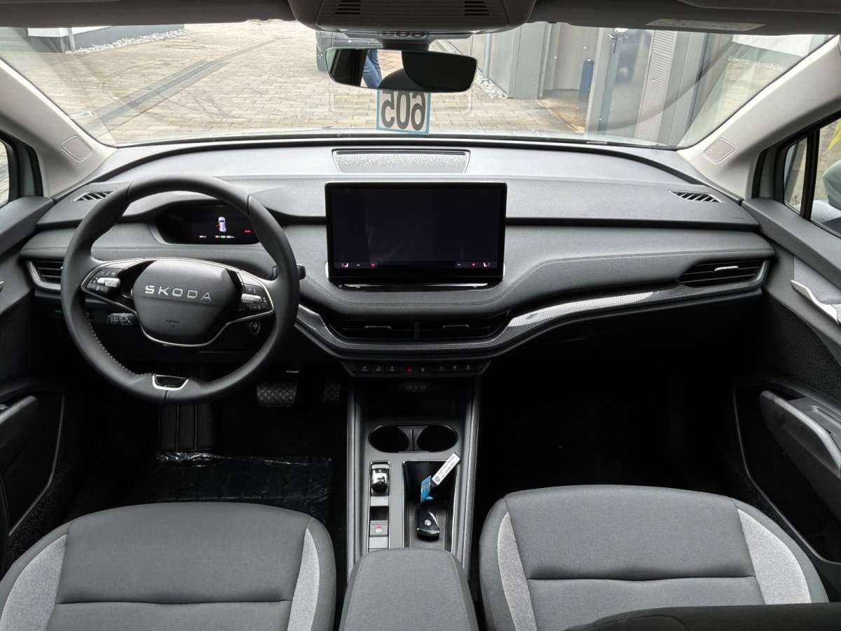 Fahrzeugbild eines Skoda ELROQ