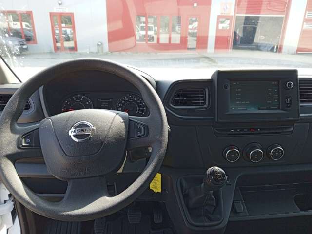 Fahrzeugbild eines Nissan Interstar