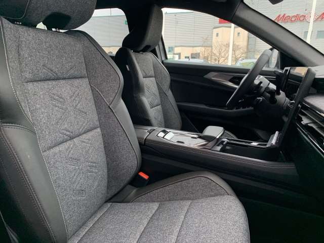 Fahrzeugbild eines Renault Rafale