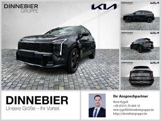 Schräge Frontansicht auf einen Kia Sportage , freigestellt