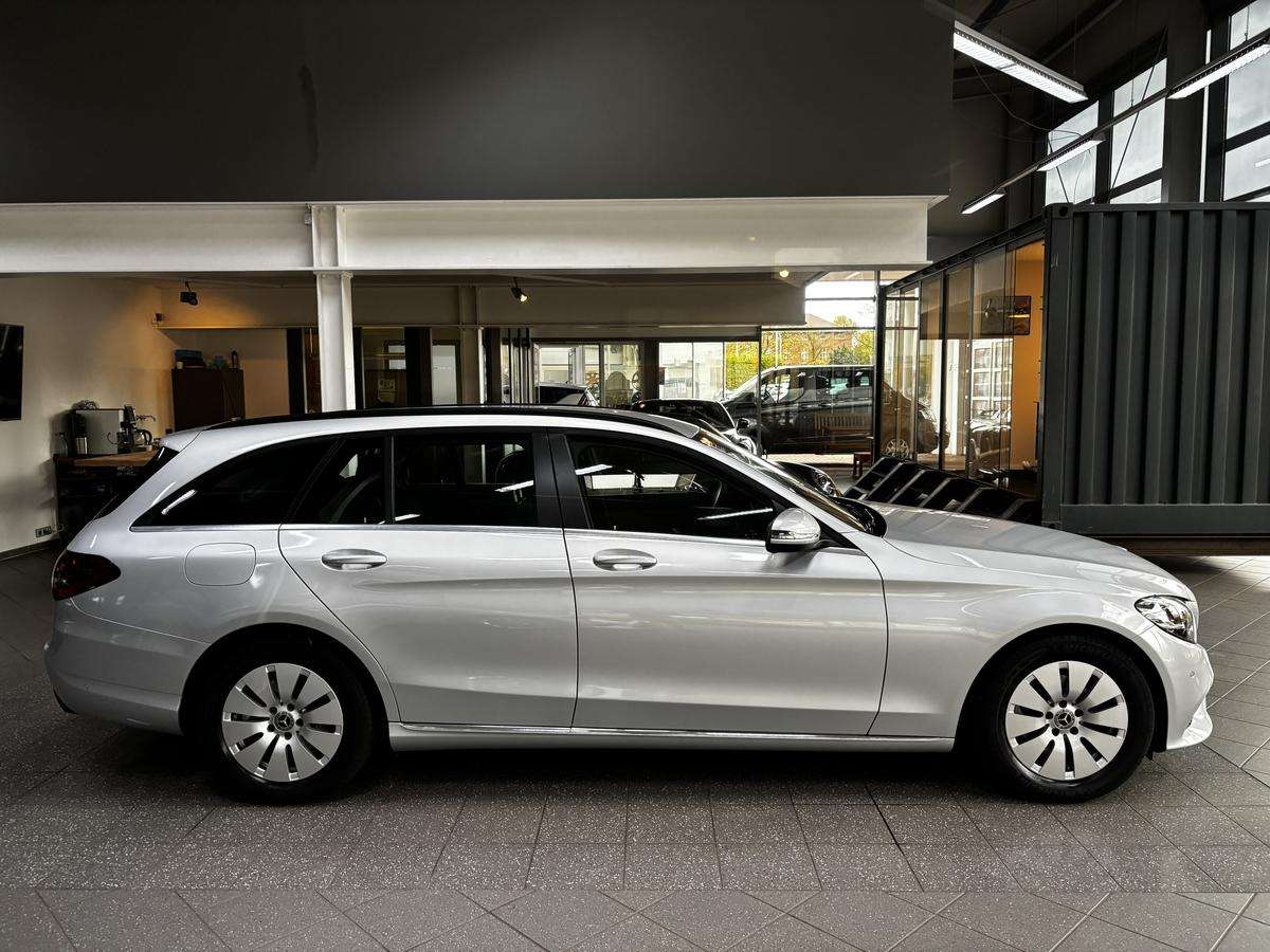 Fahrzeugbild eines Mercedes-Benz C-Klasse