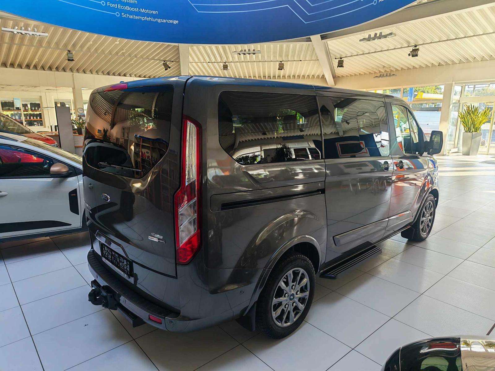 Fahrzeugbild eines Ford Tourneo Custom