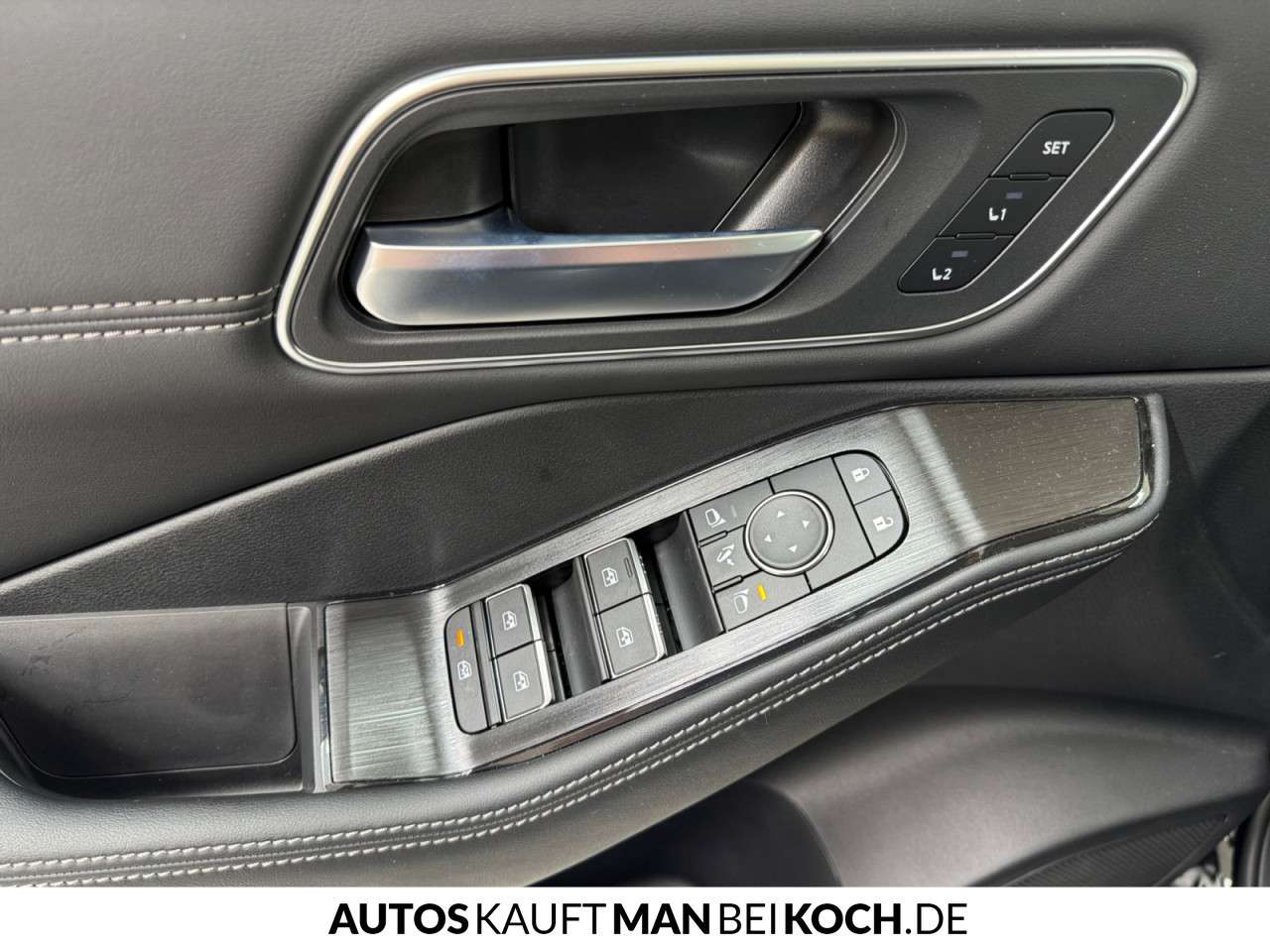 Fahrzeugbild eines Nissan X-TRAIL