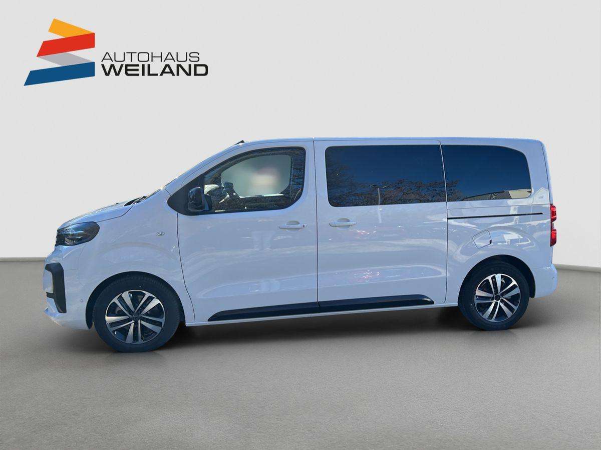 Fahrzeugbild eines Peugeot Traveller