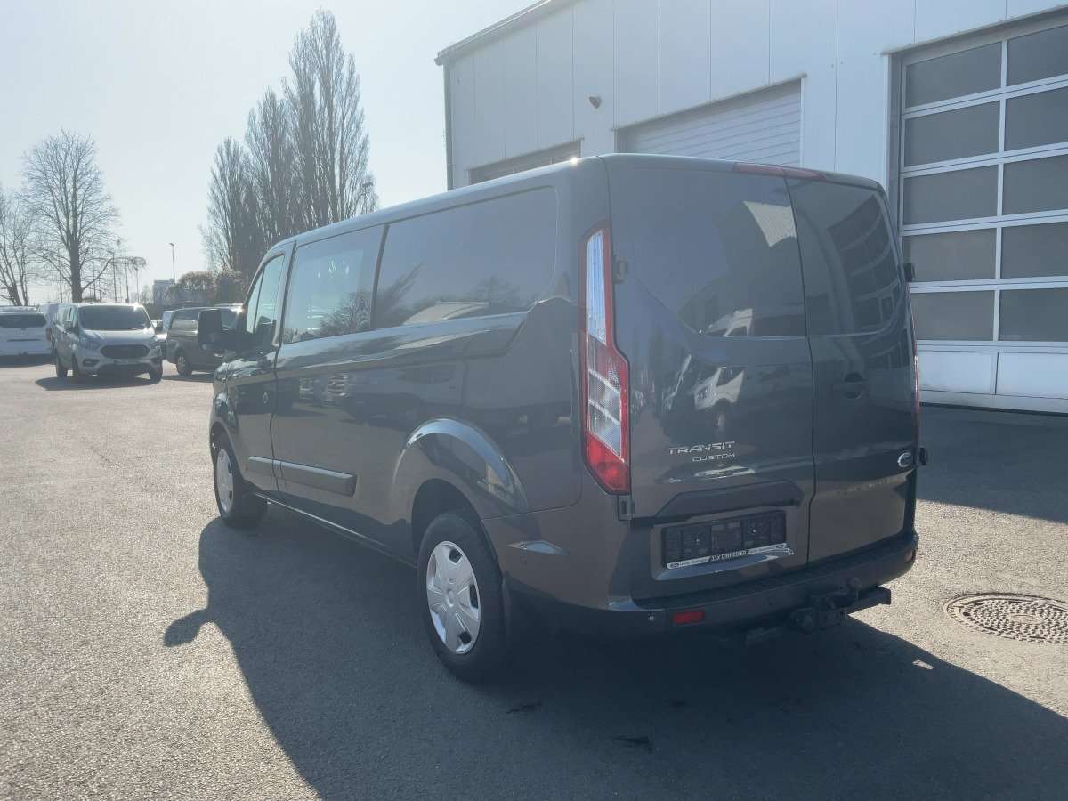 Fahrzeugbild eines Ford Transit Custom