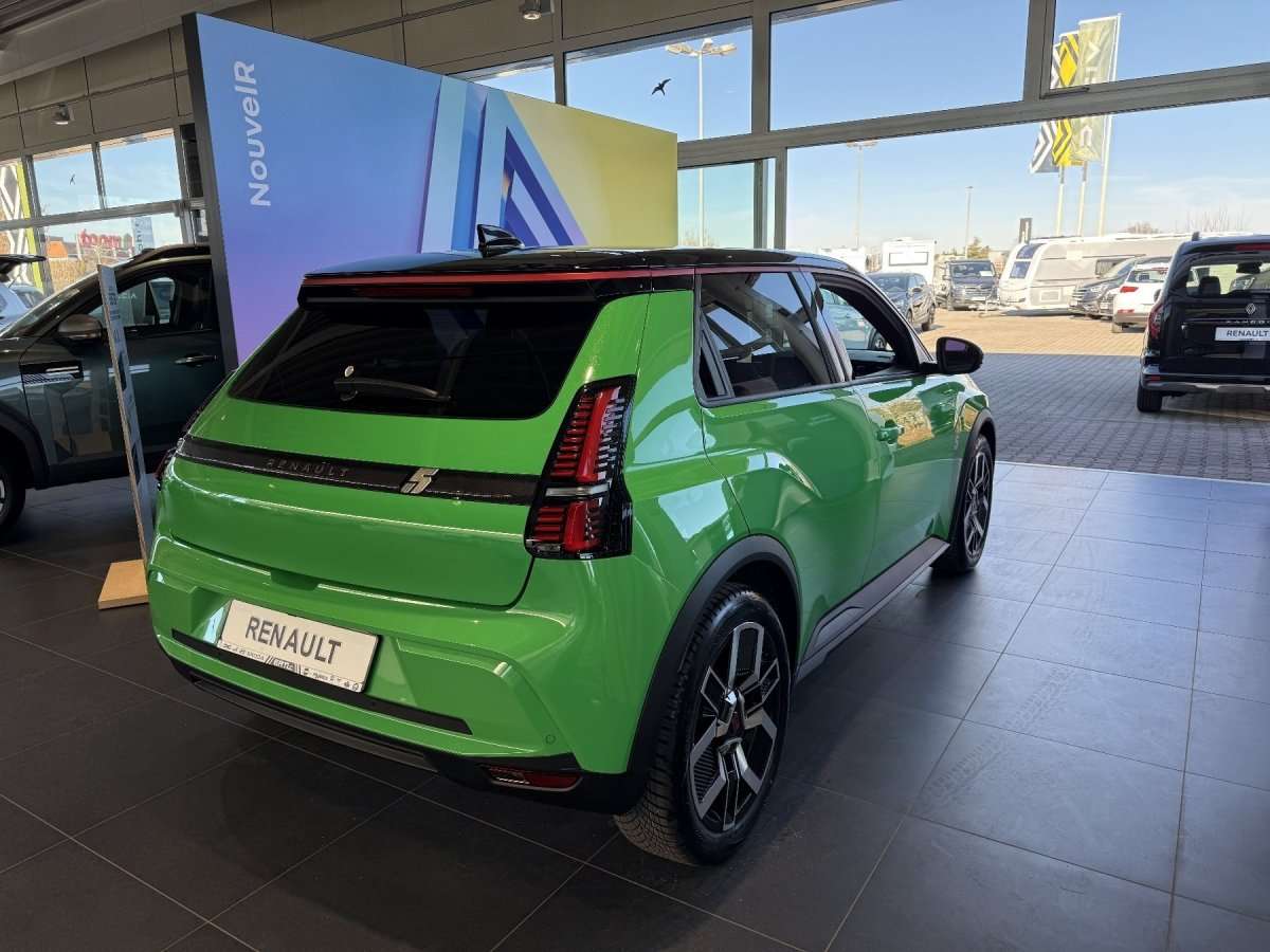 Fahrzeugbild eines Renault 5 E-TECH