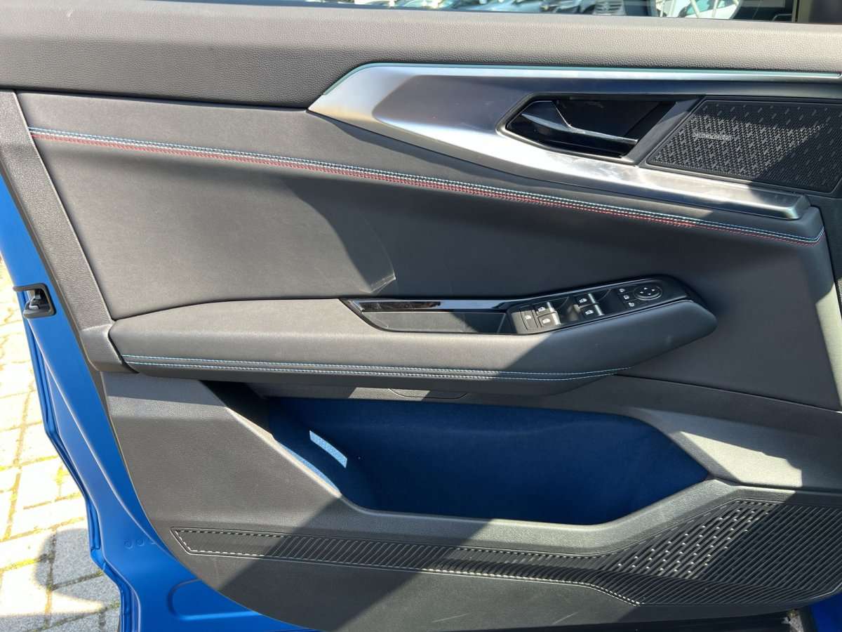 Fahrzeugbild eines Renault Rafale