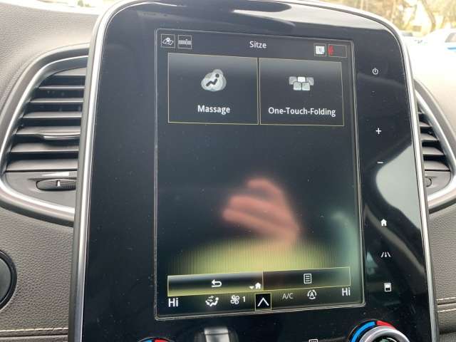 Fahrzeugbild eines Renault Grand Scénic