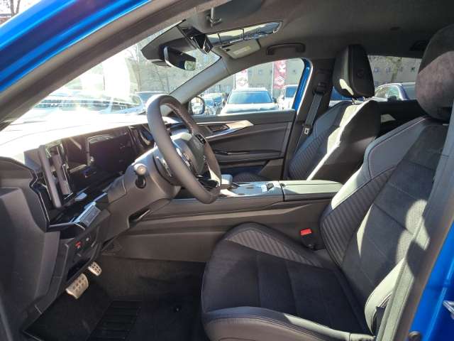 Fahrzeugbild eines Renault Rafale