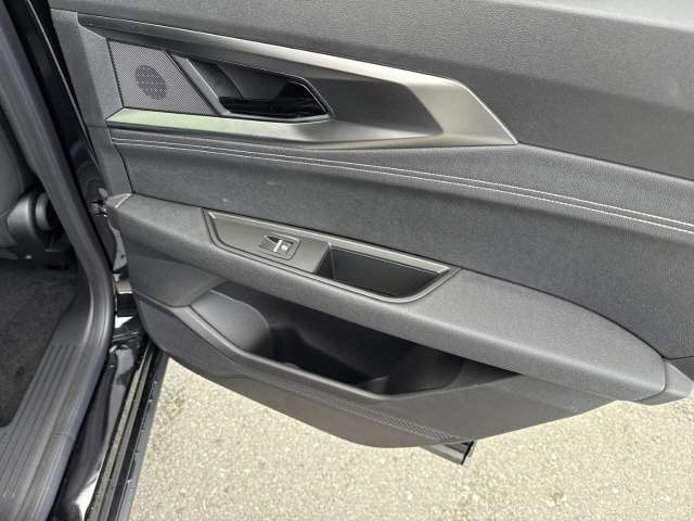 Fahrzeugbild eines Renault Rafale