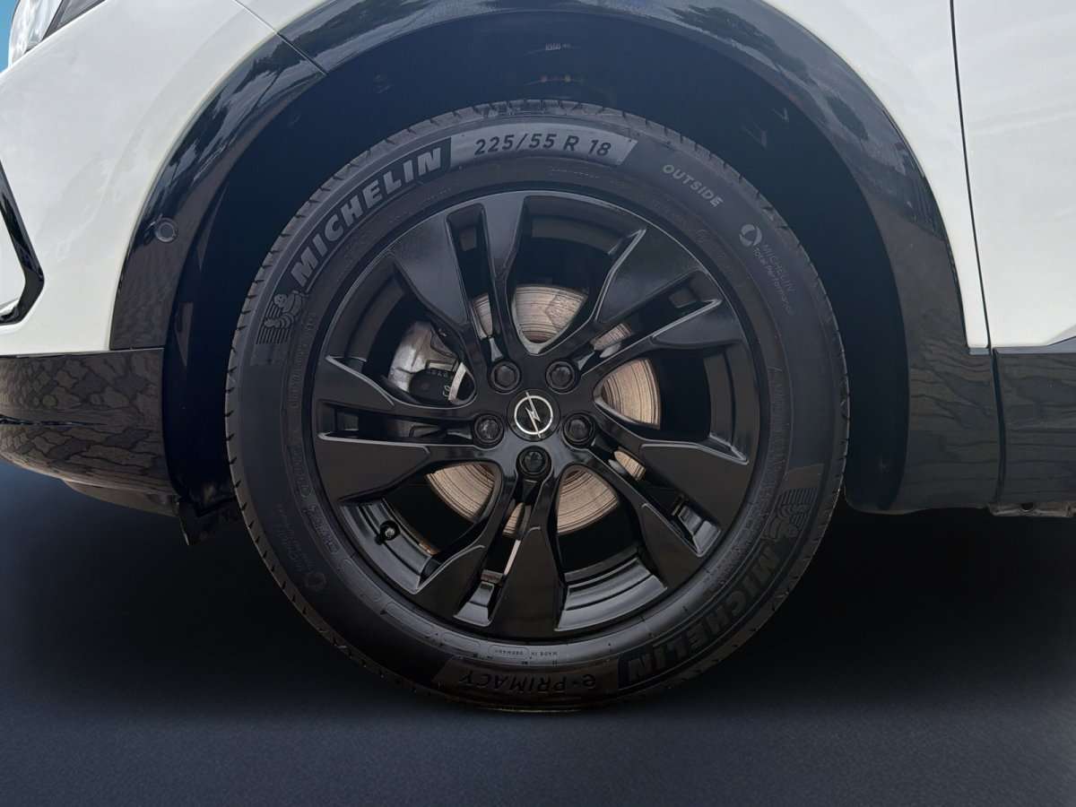 Fahrzeugbild eines Opel Grandland X
