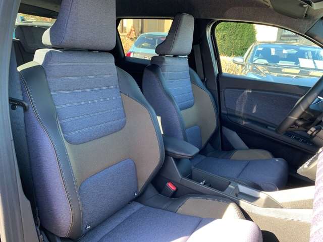 Fahrzeugbild eines Renault 5 E-TECH