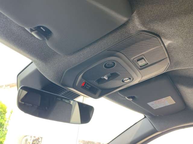 Fahrzeugbild eines Renault 4 E-TECH