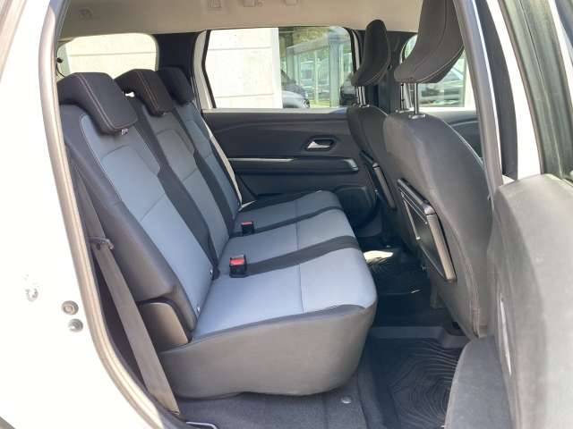 Fahrzeugbild eines Dacia Jogger