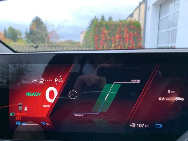 Fahrzeugbild eines Renault Scenic E-TECH