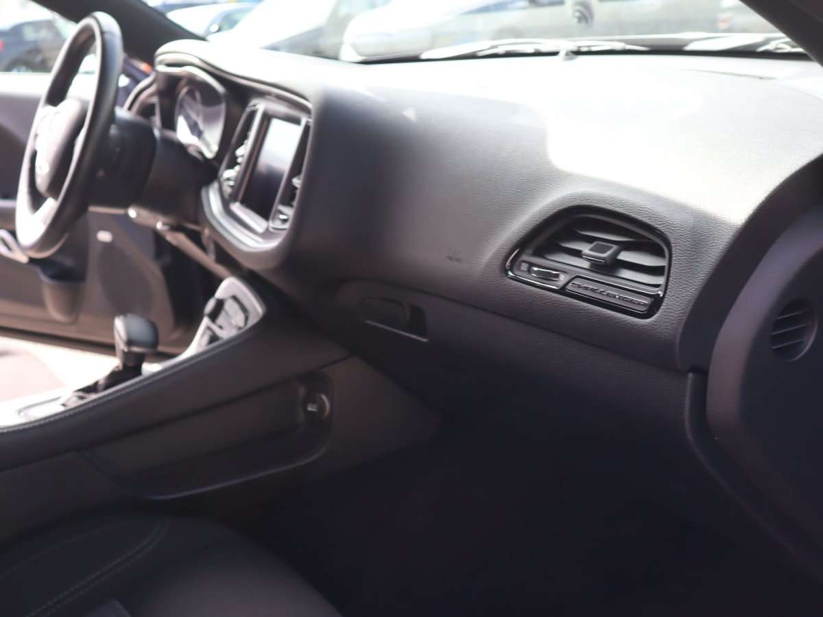 Fahrzeugbild eines Dodge Challenger