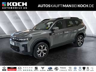 Schräge Frontansicht auf einen Dacia Bigster , freigestellt