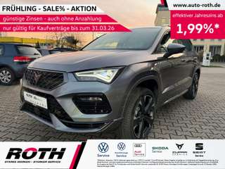 Schräge Frontansicht auf einen CUPRA Ateca , freigestellt