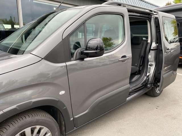 Fahrzeugbild eines Peugeot Rifter