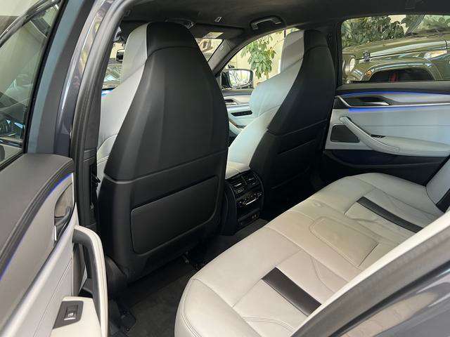 Fahrzeugbild eines BMW 5er-Reihe