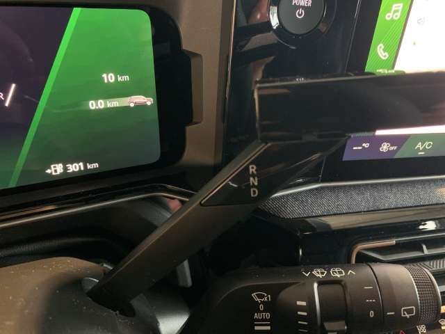 Fahrzeugbild eines Renault 4 E-TECH