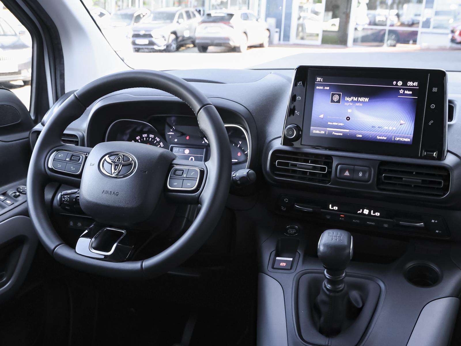 Fahrzeugbild eines Toyota Proace City
