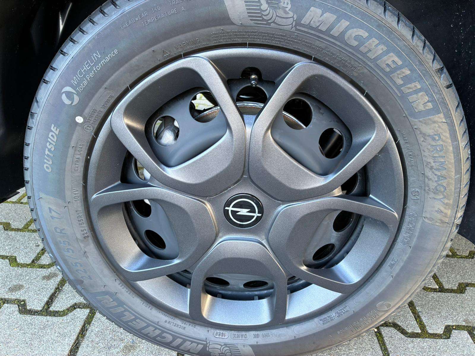 Fahrzeugbild eines Opel Vivaro