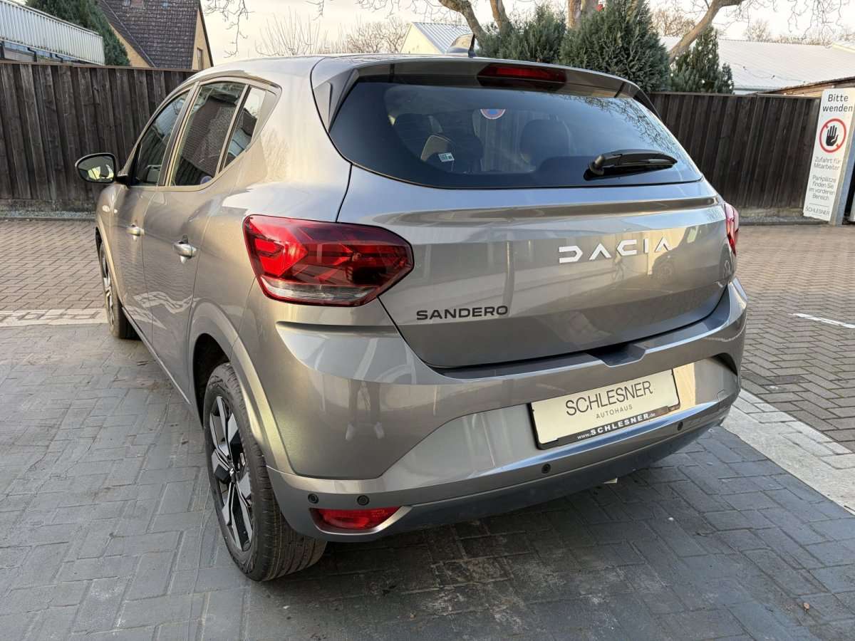 Fahrzeugbild eines Dacia Sandero