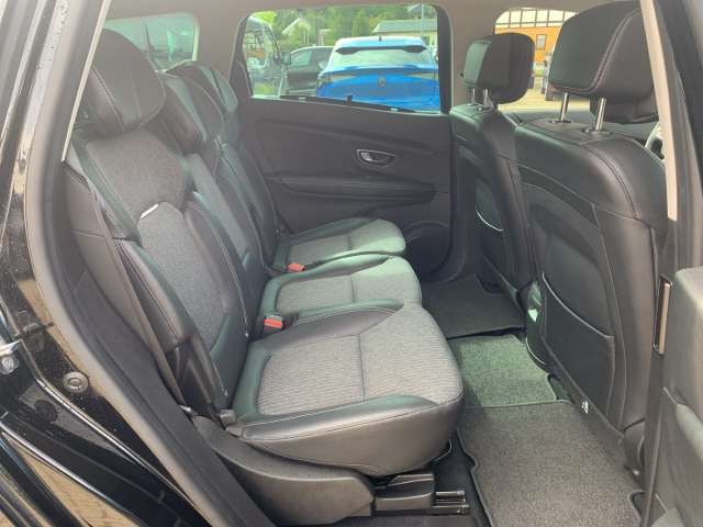 Fahrzeugbild eines Renault Grand Scénic