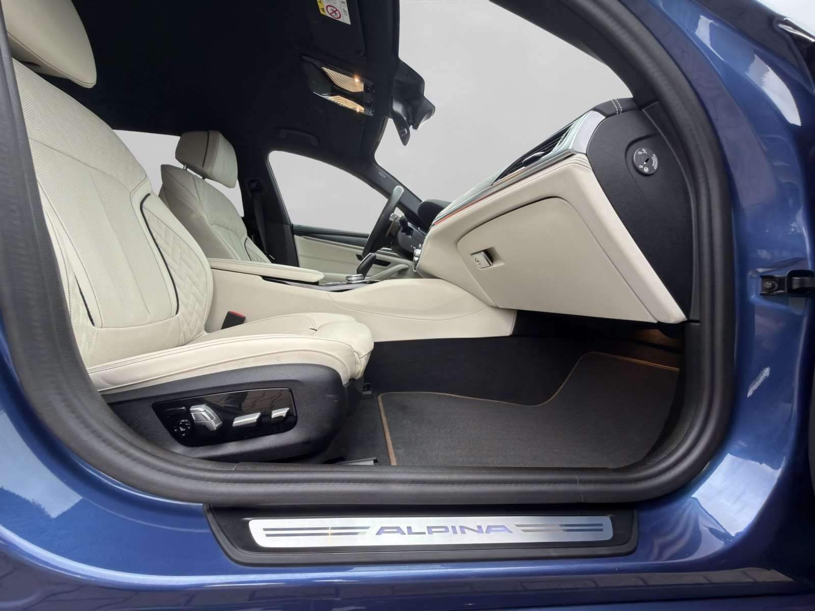 Fahrzeugbild eines Alpina B5