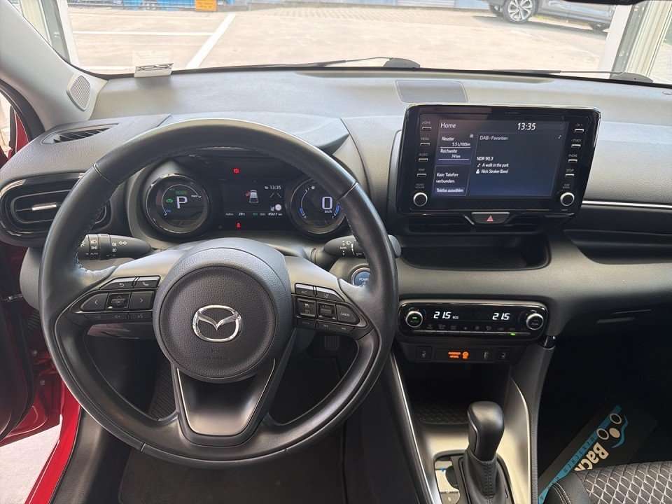 Fahrzeugbild eines Mazda Mazda2 Hybrid
