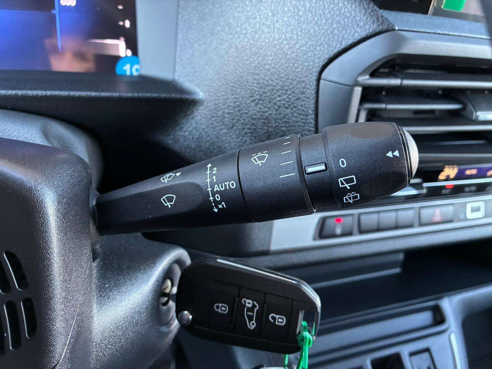 Fahrzeugbild eines Opel Vivaro