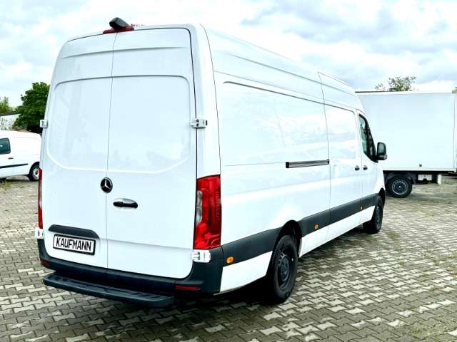 Fahrzeugbild eines Mercedes-Benz Sprinter