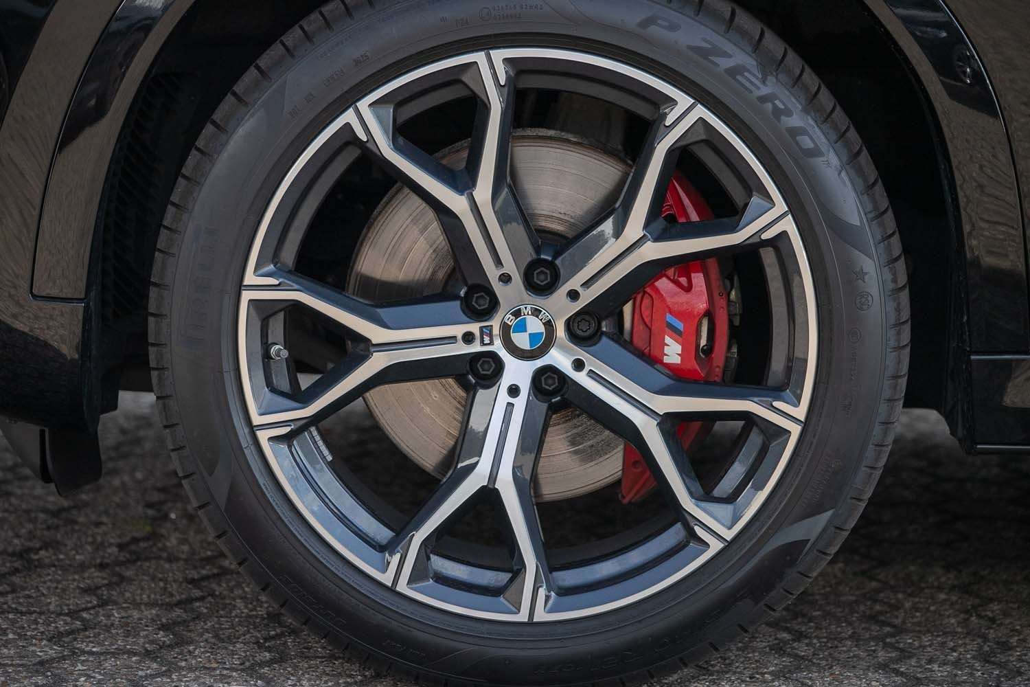 Fahrzeugbild eines BMW X6