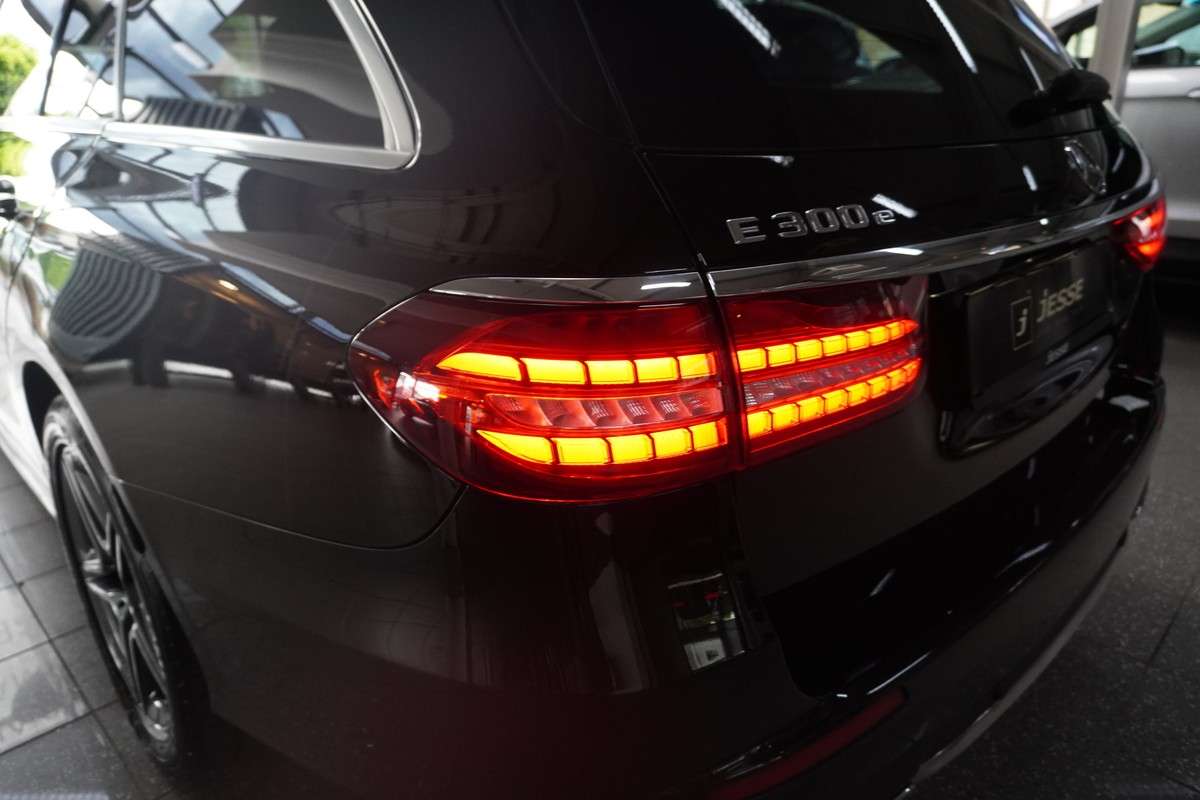 Fahrzeugbild eines Mercedes-Benz E-Klasse