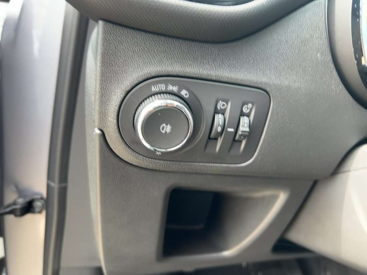 Fahrzeugbild eines Opel Crossland X
