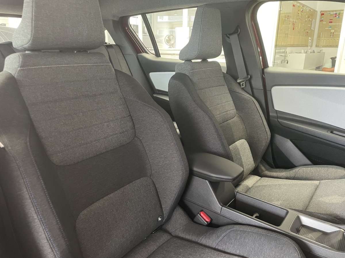 Fahrzeugbild eines Renault 4 E-TECH