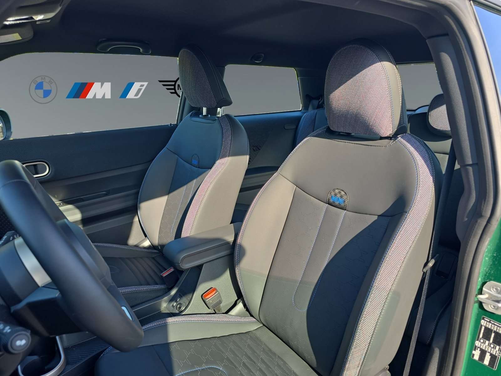 Fahrzeugbild eines MINI COOPER