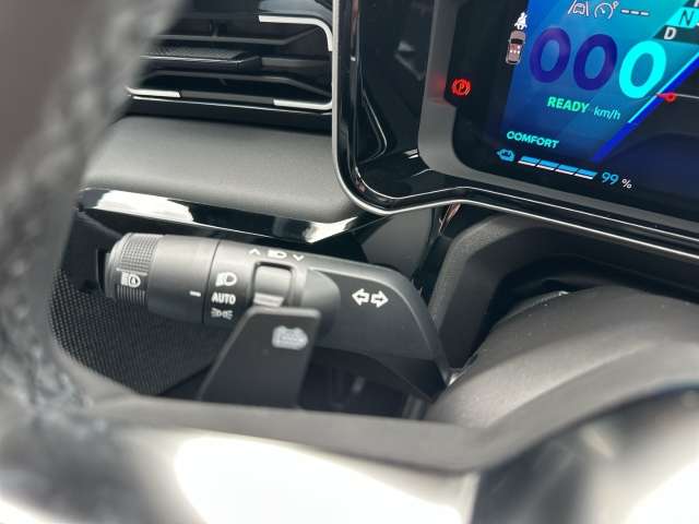 Fahrzeugbild eines Renault 4 E-TECH