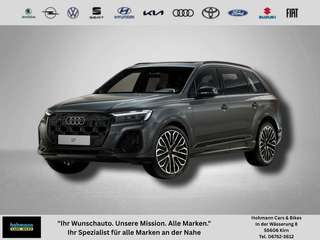 Schräge Frontansicht auf einen Audi Q7 , freigestellt