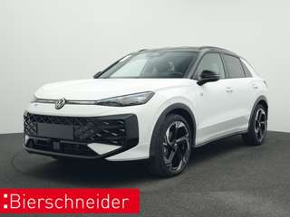 Schräge Frontansicht auf einen Volkswagen T-Roc , freigestellt