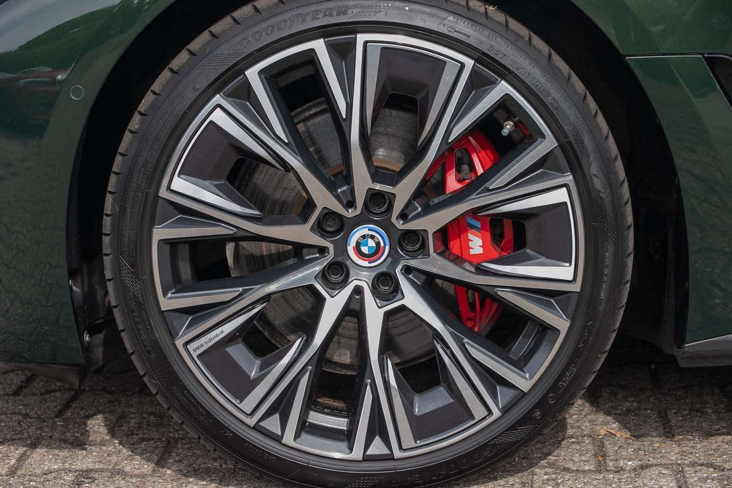 Fahrzeugbild eines BMW i4