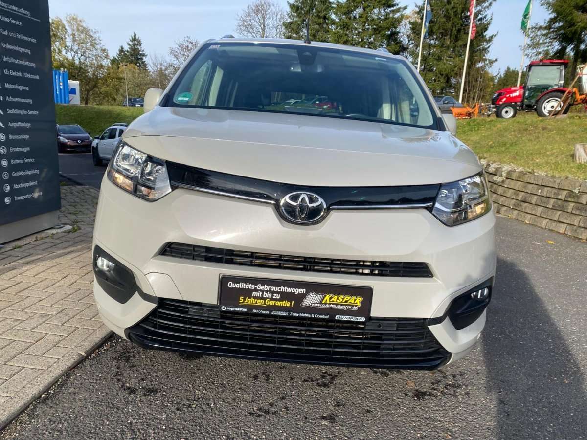 Fahrzeugbild eines Toyota Proace