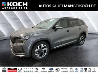 Schräge Frontansicht auf einen Skoda Kodiaq , freigestellt