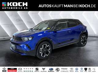 Schräge Frontansicht auf einen Opel Mokka , freigestellt