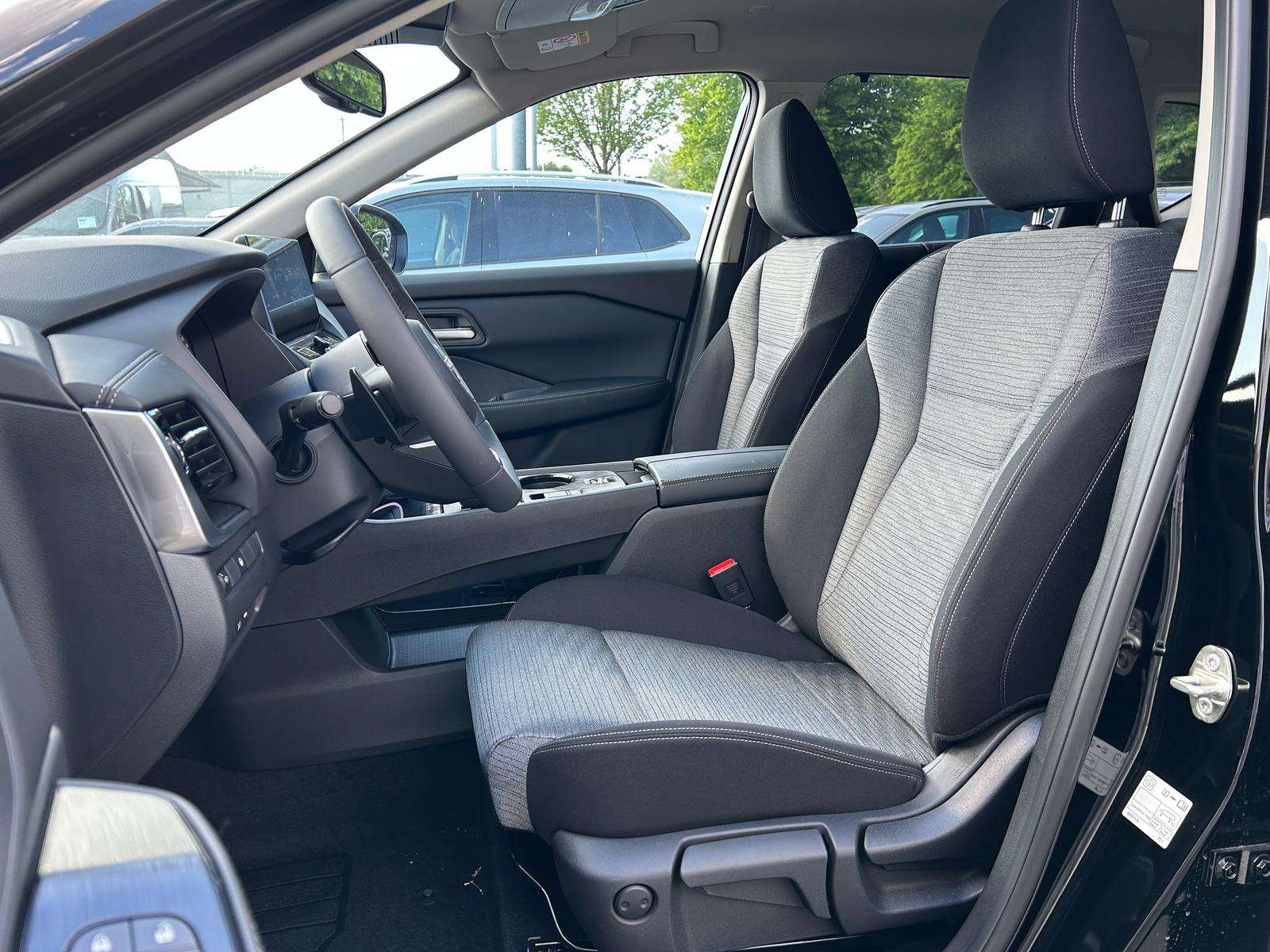 Fahrzeugbild eines Nissan X-TRAIL